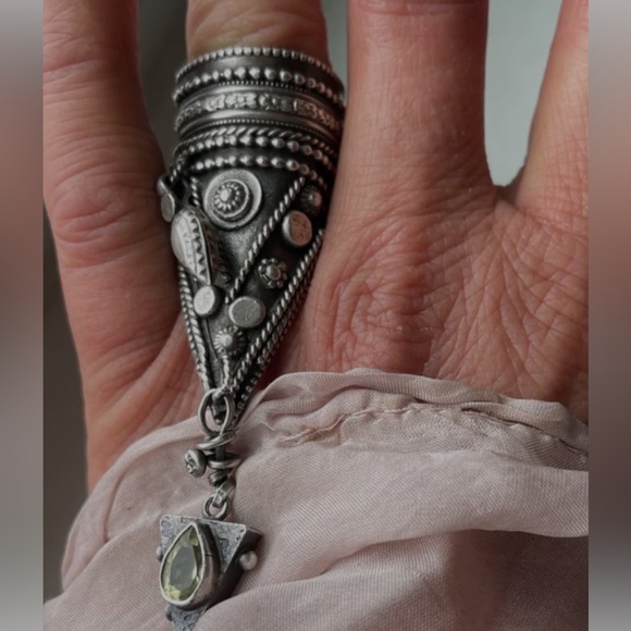 “I am focused” triangle ringSterling Silver 925 Sterling adjustable - Picture 3 of 6